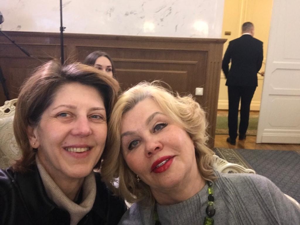 Картина справа